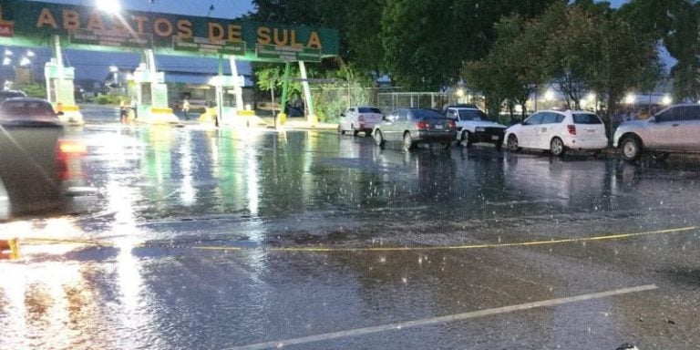 Accidente en SPS: Motociclista muere embestido por un bus y un camión
