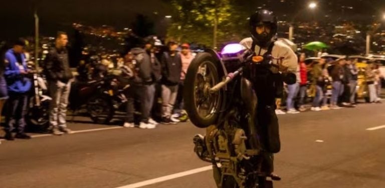 Autoridades advierten a jóvenes que hacen piques y arriesgan su vida