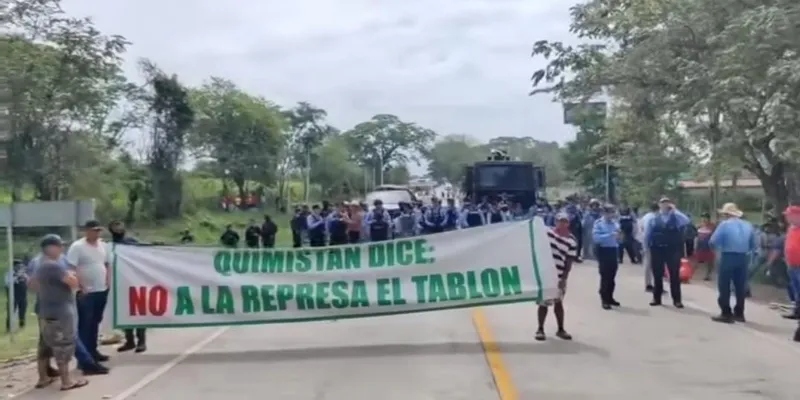 Confrontación en la CA-4: Protesta por represa El Tablón