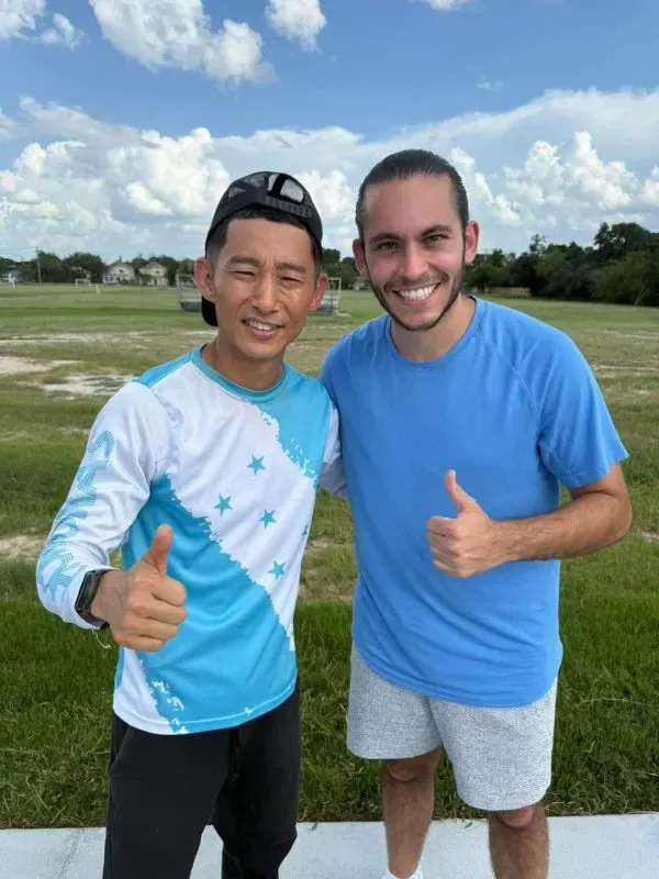 Carlos Espina dona a Fujiyama