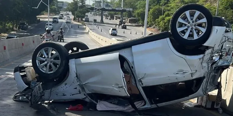 ¡Con las llantas para arriba! fuerte accidente salida a La Lima