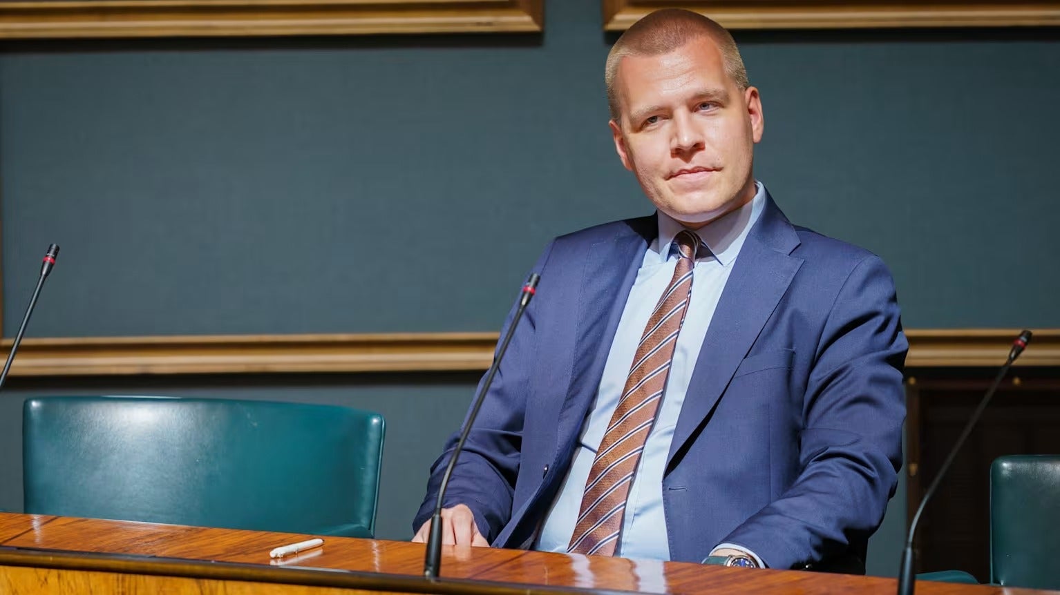 Diputado finlandés fue encontrado muerto dentro del Parlamento