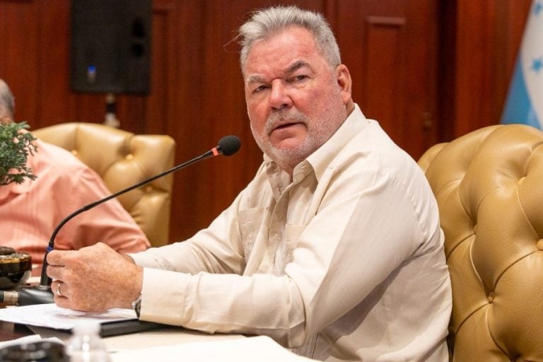 Alcalde de SPS pide perdón a Rixi y ‘Papi’: “Fue una bromita de mal gusto, no volverá a suceder”