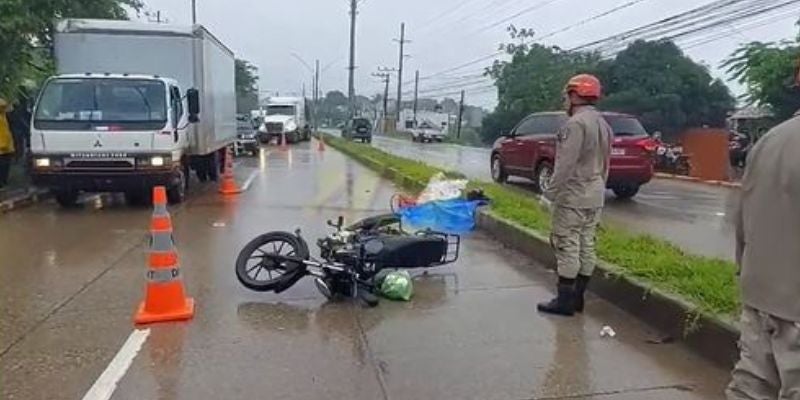 Motociclista pierde la vida tras impactar con cable tirado en bulevar de Juticalpa
