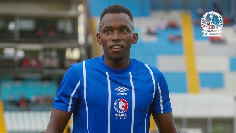 En Olimpia también se habla de la posible salida del internacional delantero, Alberth Elis.