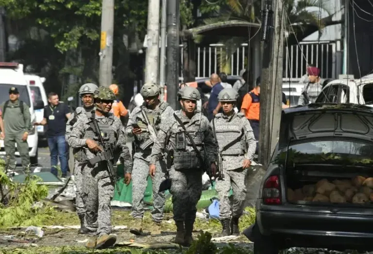 Despliegue militar recompensas ataque Colombia