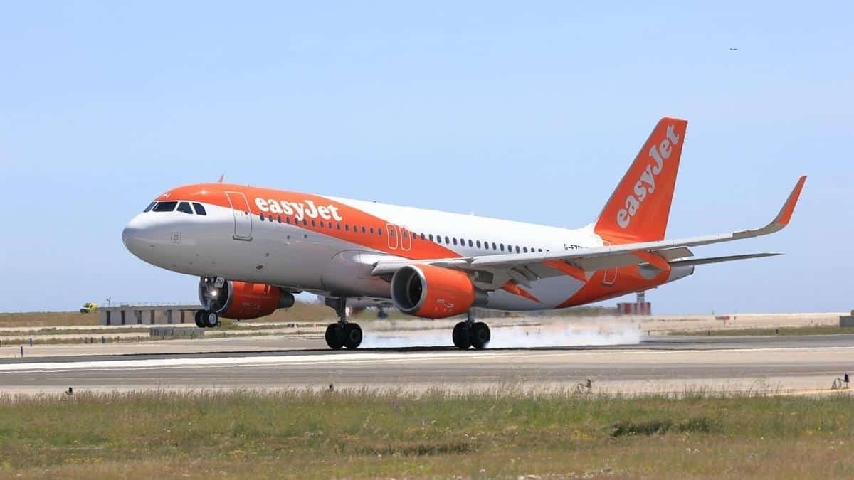 EasyJet suspende a piloto hotel