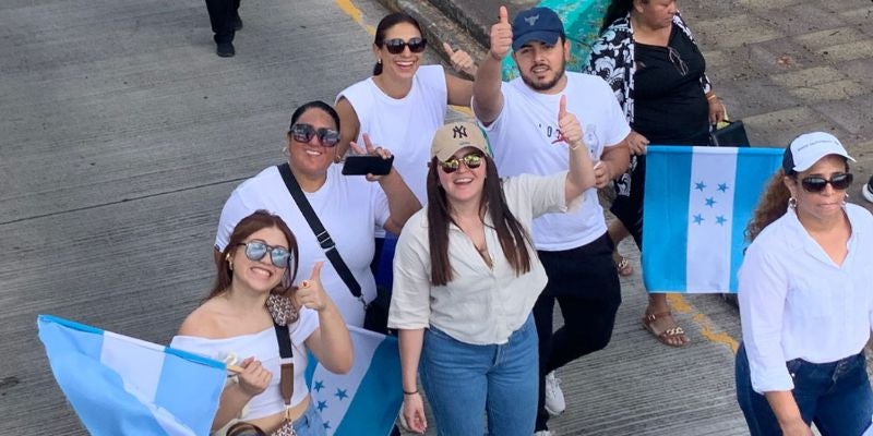 “Solo Dios puede dar la salida a este problema”: hondureños claman paz en Caminata de Oración