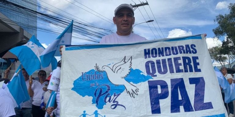 «Honduras quiere paz», claman hondureños en caminata de oración