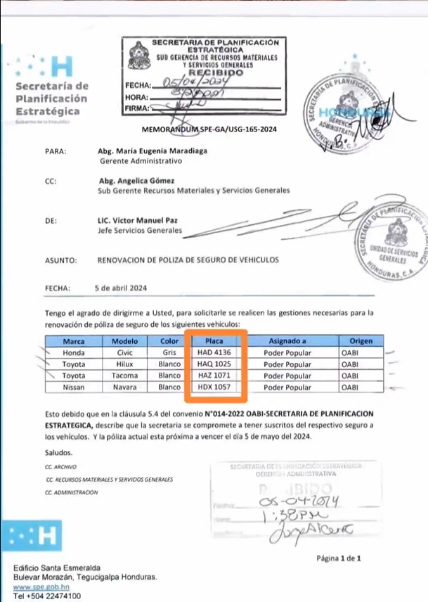Carro del Estado pancartas contra la iglesia