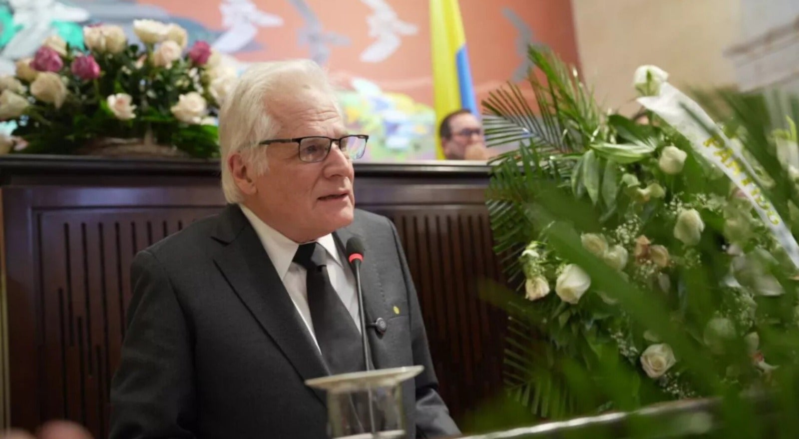 Padre de Miguel Uribe Turbay se lanza a la presidencia