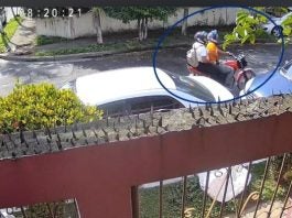 Cámaras de seguridad de la colonia Aurora, han captado a una pareja asaltando a peatones.