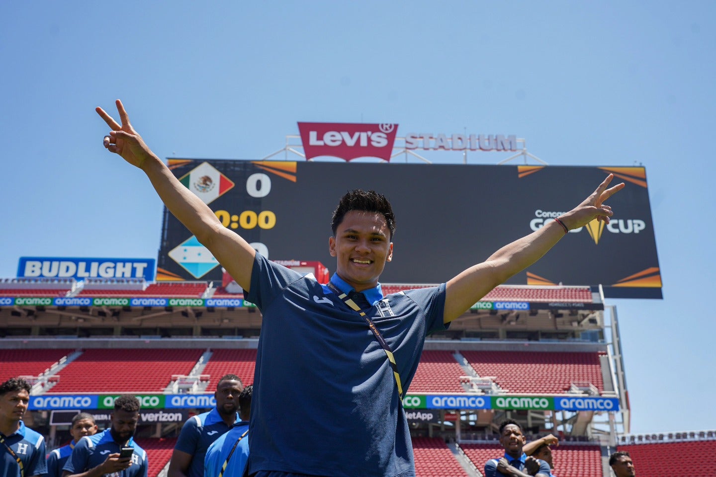 El defensa del equipo ruso F. C. Rubín Kazán, Denil Maldonado, no vendrá a la Selección por estar lesionado.