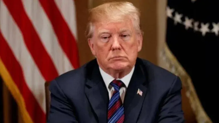 Trump cesa al director del IRS tras polémica por datos de indocumentados