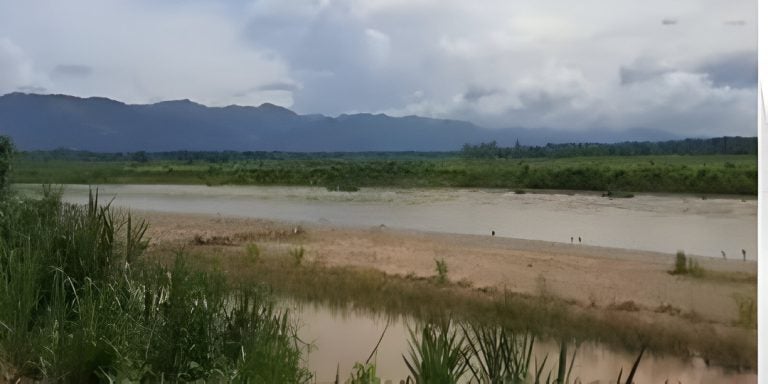 Hallan dos hombres sin vida flotando en el río Aguán, Colón
