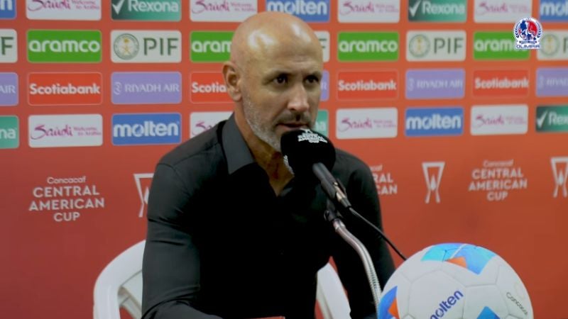 El técnico de Olimpia, Eduardo Espinel, no se siente clasificado a la siguiente fase de la Copa Centroamericana de la Concacaf.