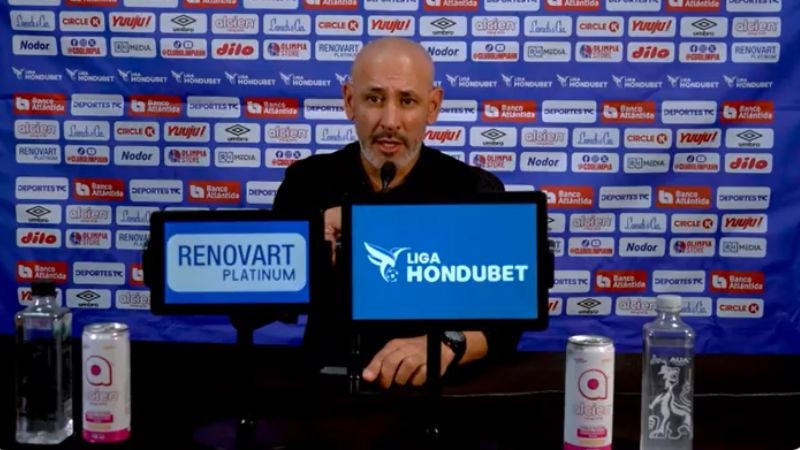 El técnico de Olimpia, Eduardo Espinel, destaca el esfuerzo de sus dirigidos en los dos frentes donde están compitiendo.