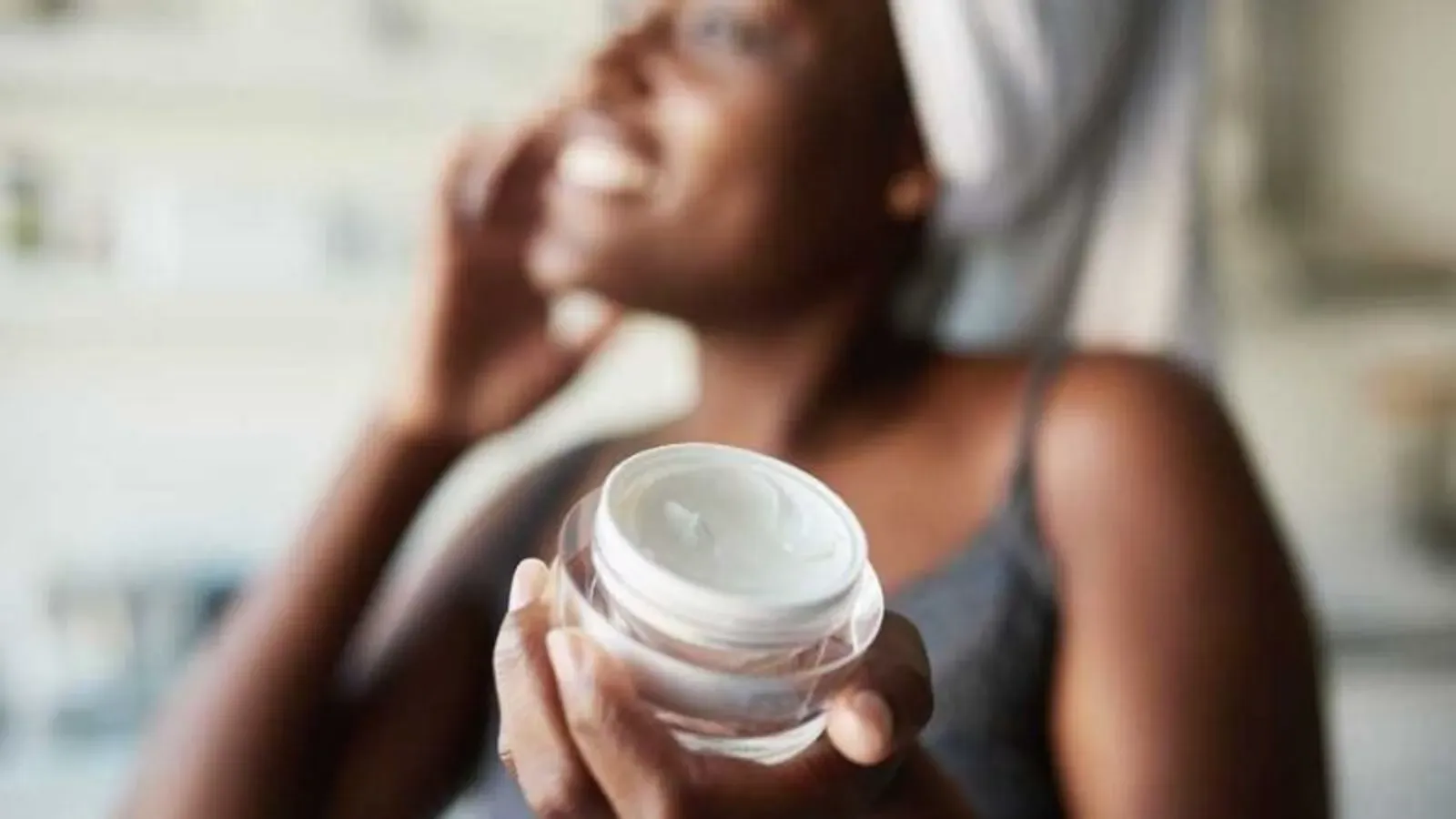 Exfoliación correcta para una piel a los 50