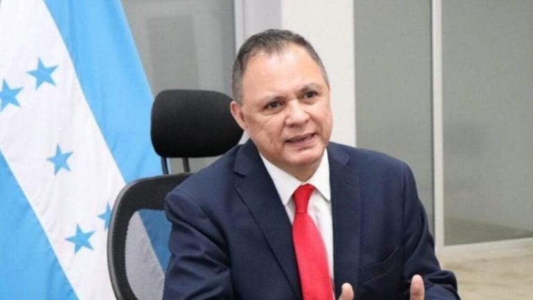 Exvicecanciller cuestiona las acusaciones de complot contra «Mel» Zelaya