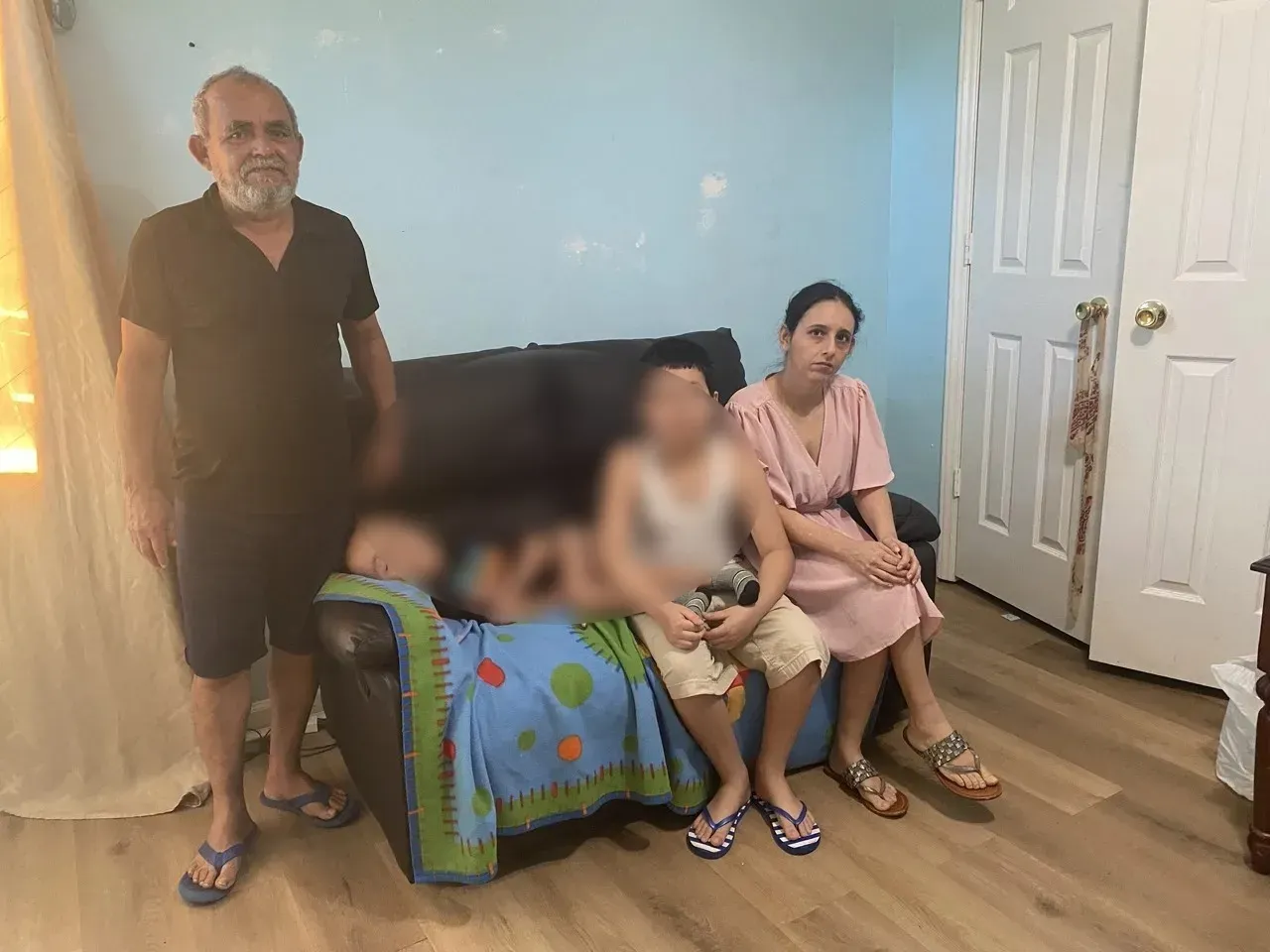 Familia hondureña abandona EEUU deportados