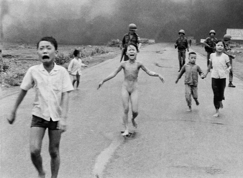 Foto niña guerra Vietnam