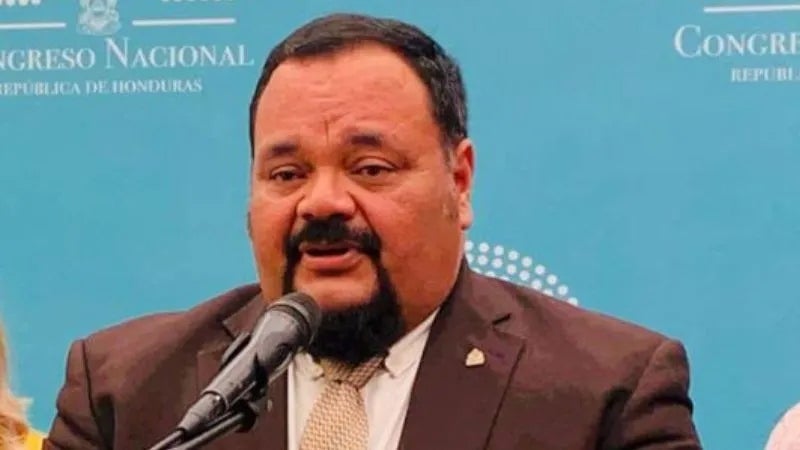 HÉCTOR AGUILAR