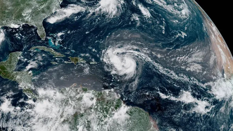 Huracán Erin Caribe