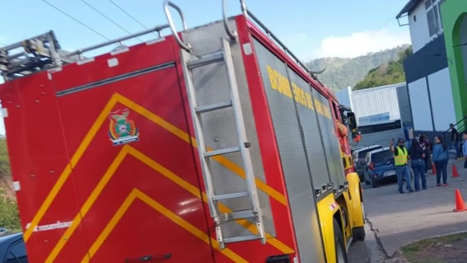 Evacuan escuela por incendio