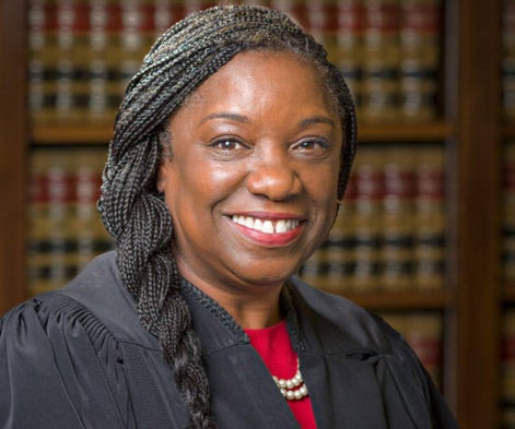 Jueza Trina L. Thompson