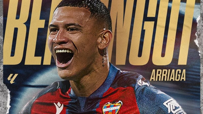 El mediocampista hondureño, Kervin Arriaga, se mantiene a la espera para ser inscrito por el Levante.