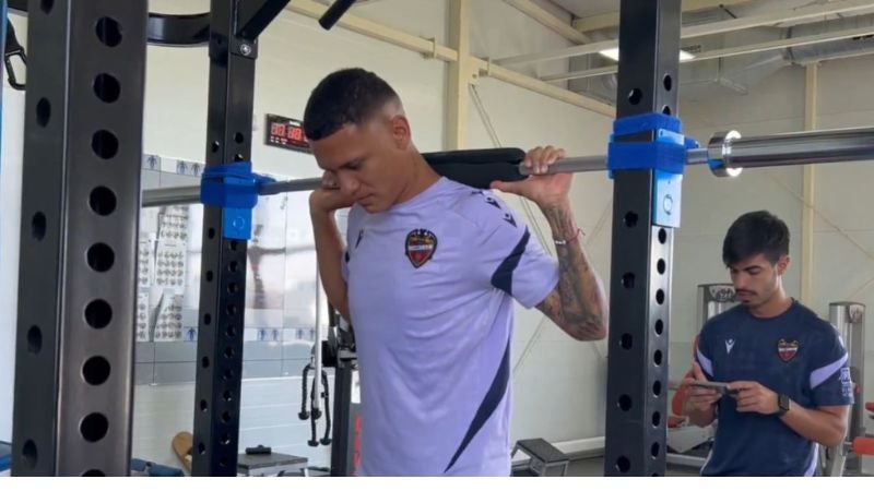 Del cuerpo médico del Levante depende que Kervin Arriaga atienda el llamado de la Selección Nacional.