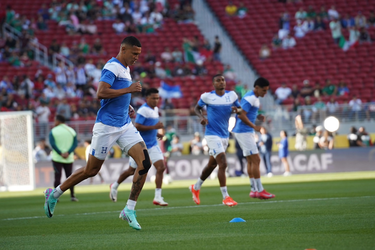 El volante de contención del Levante de España, Kervin Arriaga, se baja de la Selección por lesión.