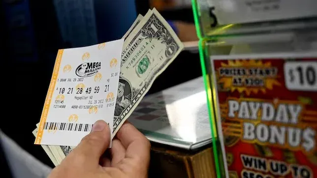 Un cliente de un supermercado gana $101,000 del Fantasy 5