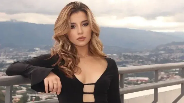 Malena Maradiaga irradia belleza con sensual bikini