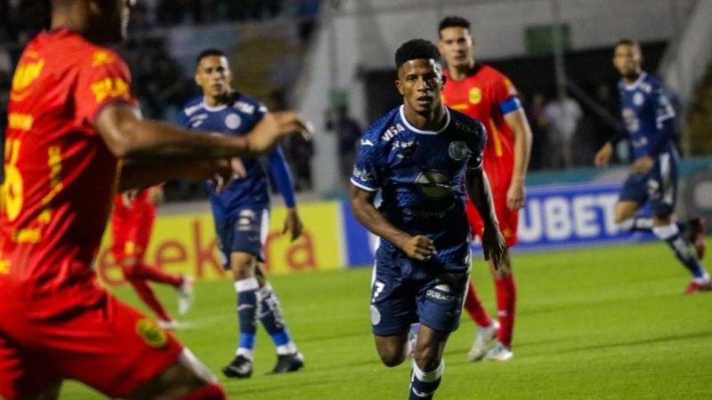 Motagua y Real España se enfrentan en el estadio Nacional 