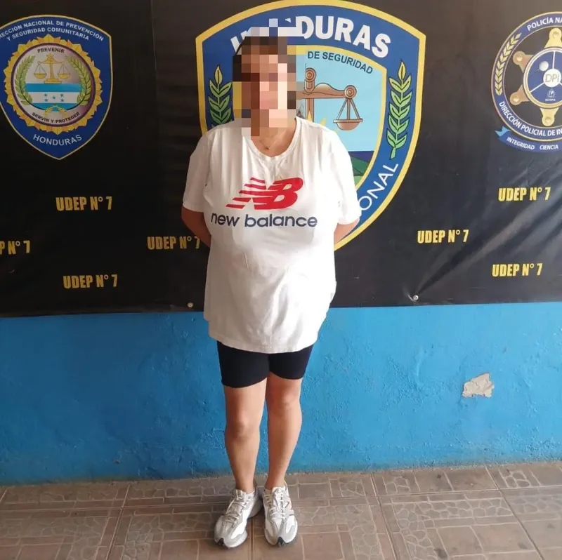 Mujer acusada estafa