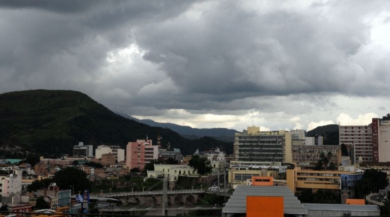 Onda tropical provocará lluvias dispersas este domingo en Honduras