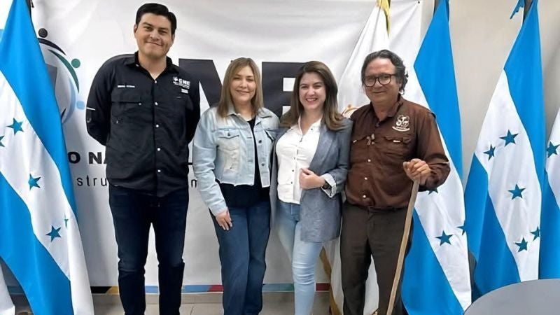 Padre Serrano reunión CNE