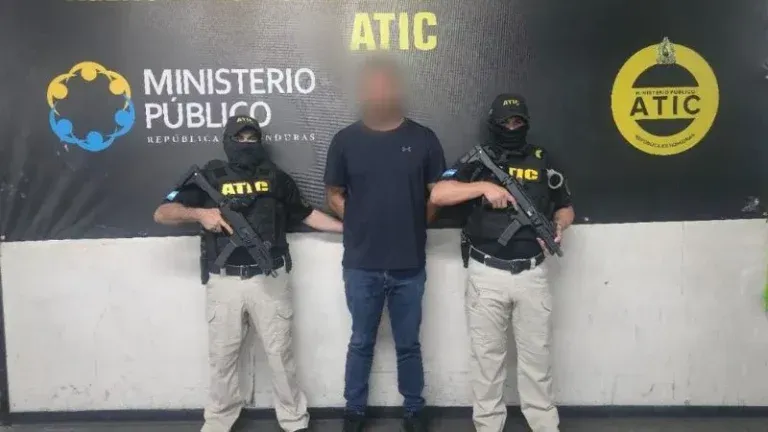 Cae expolicía banda Mango
