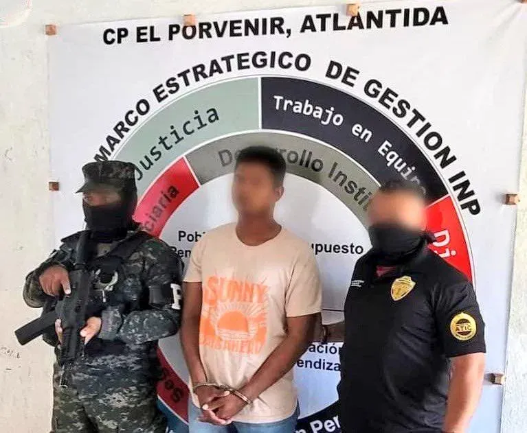 Policía mató detenido 1