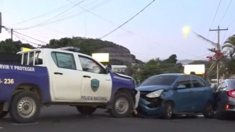 Intento de rapto termina en persecución, choque y rescate de la víctima
