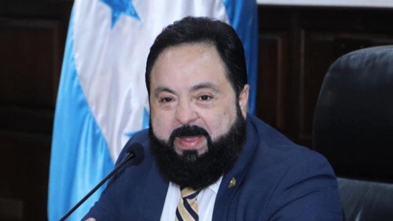 Reabren caso contra Luis Redondo por incumplimiento en la manutención de su hija
