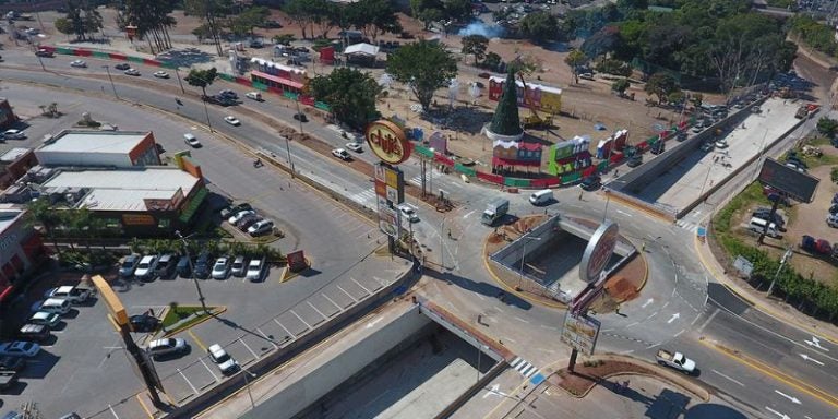 Se elimina giro a la izquierda en el bulevar Juan Pablo II por construcción del paso a desnivel
