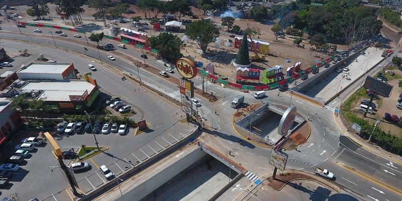 Se elimina giro a la izquierda en el bulevar Juan Pablo II por construcción del paso a desnivel