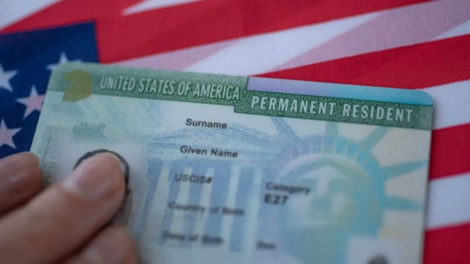 Endurecen criterios para la "green card"
