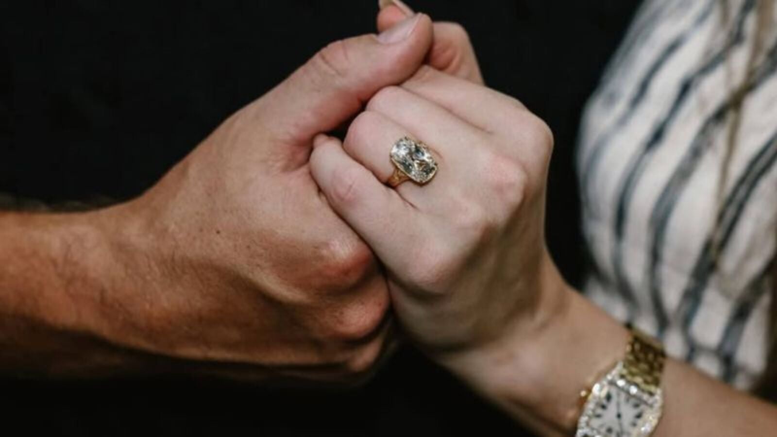 anillo de compromiso de Taylor Swift