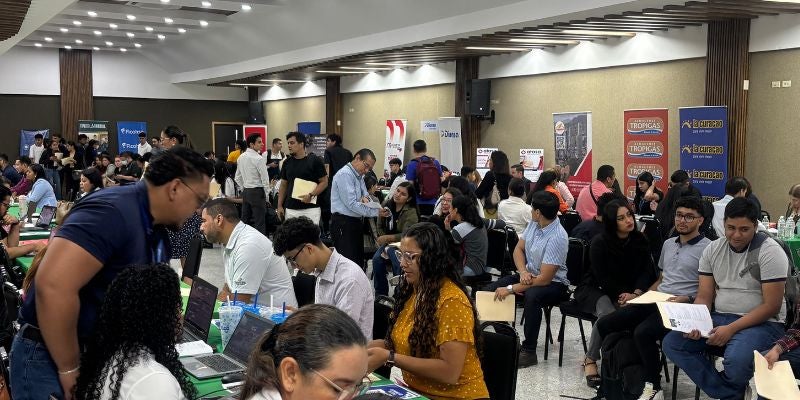 UTH realiza exitosa Feria de Empleo con más de mil plazas disponibles