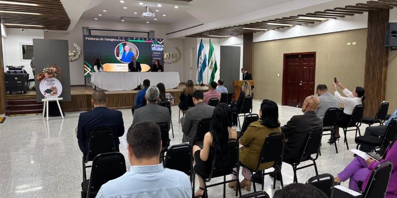 UTH clausura curso pionero sobre Inteligencia Artificial aplicada al Derecho