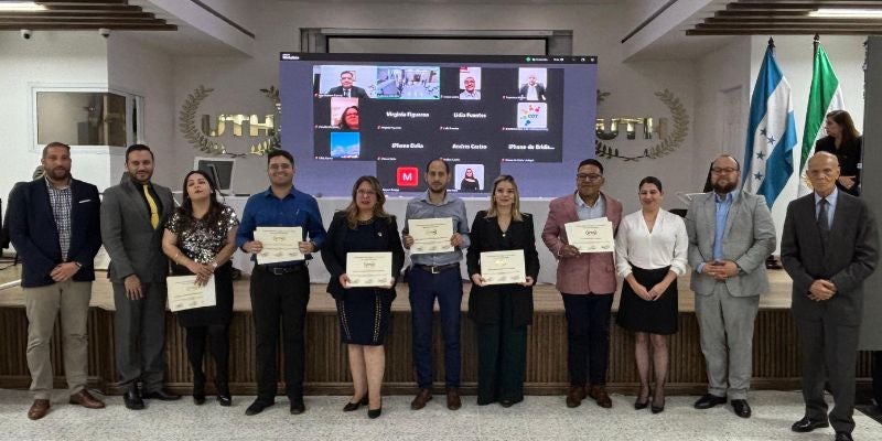 UTH clausura curso pionero sobre Inteligencia Artificial aplicada al Derecho