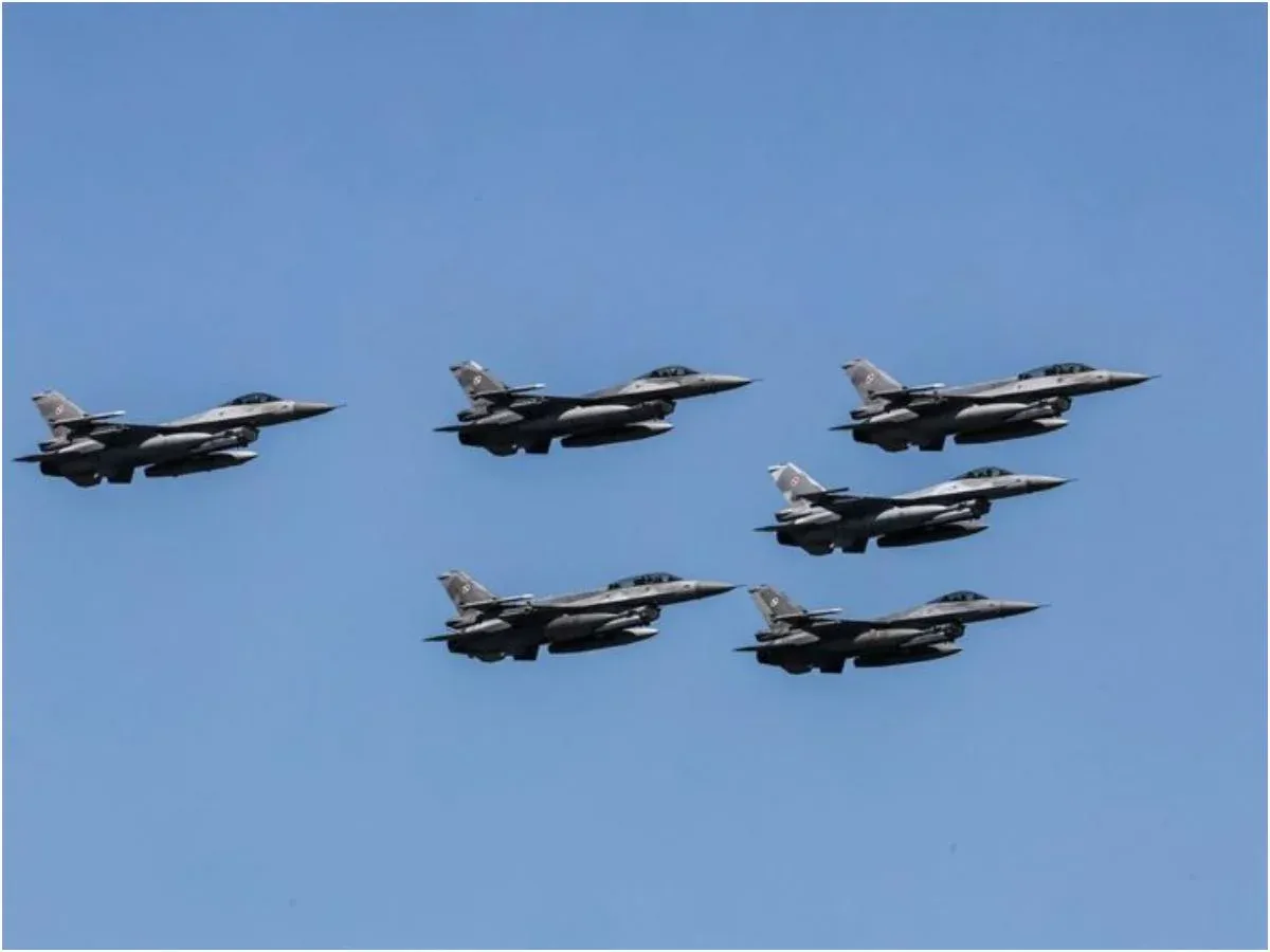 VIDEO _ Muere un piloto al estrellarse un F-16 en Polonia